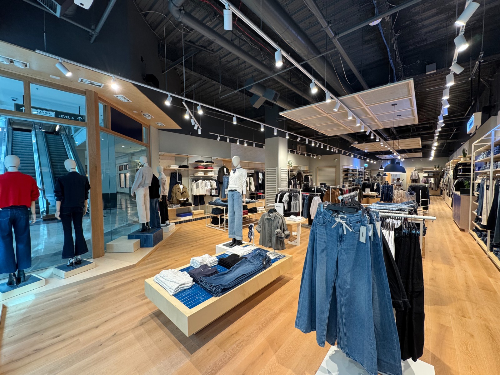 Mavi Jeans — U.S. Mall Rollout — photograph 24