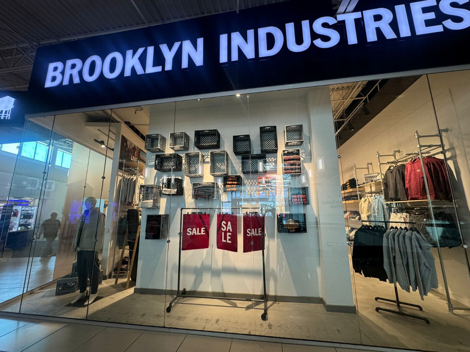 Brooklyn Industries — Jersey Gardens — photograph 2