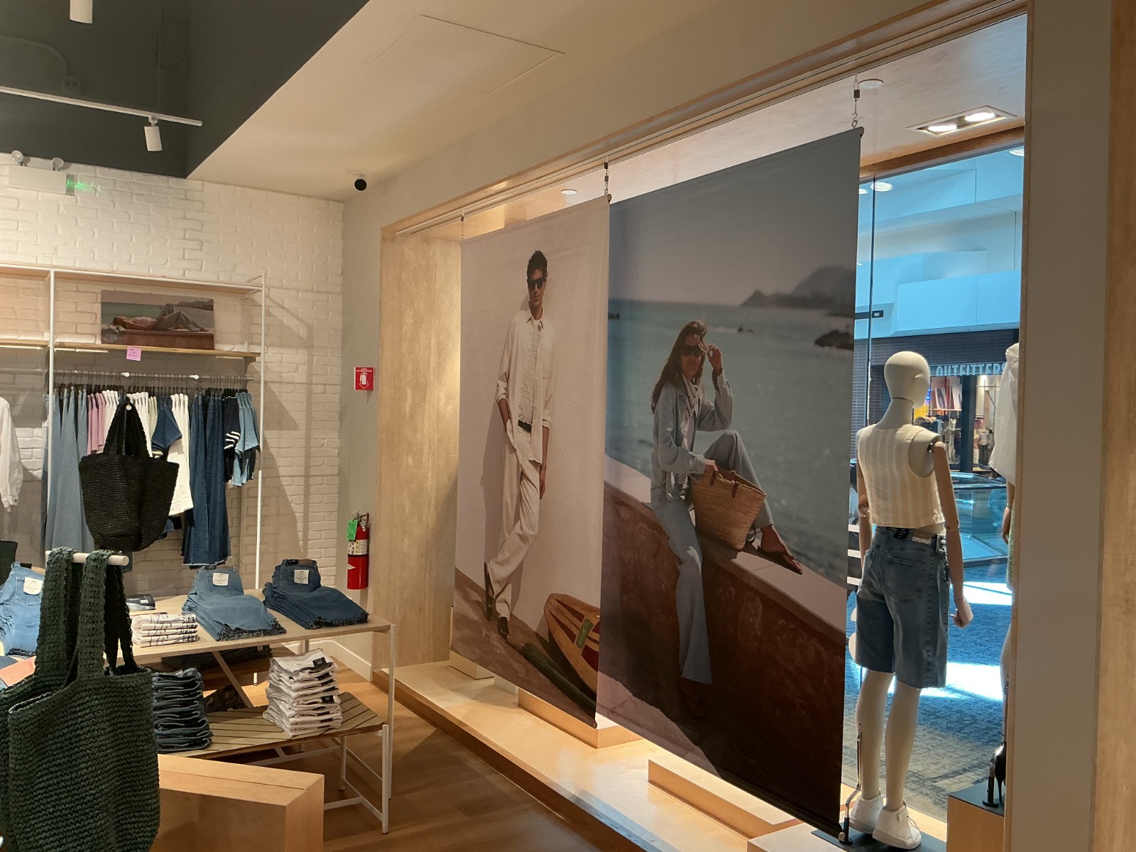 Mavi Jeans — U.S. Mall Rollout — photograph 13