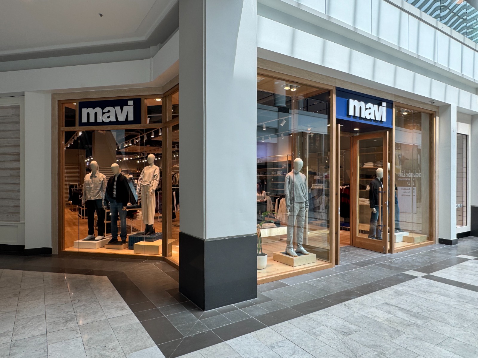 Mavi Jeans — U.S. Mall Rollout — photograph 2