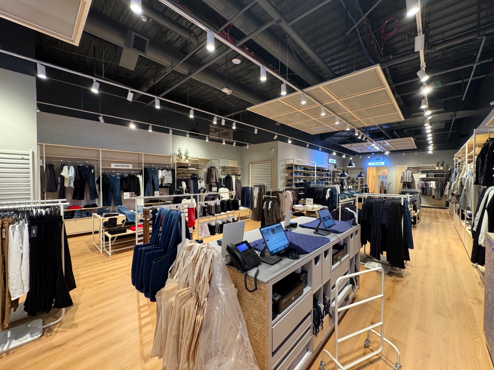 Mavi Jeans — U.S. Mall Rollout — photograph 26