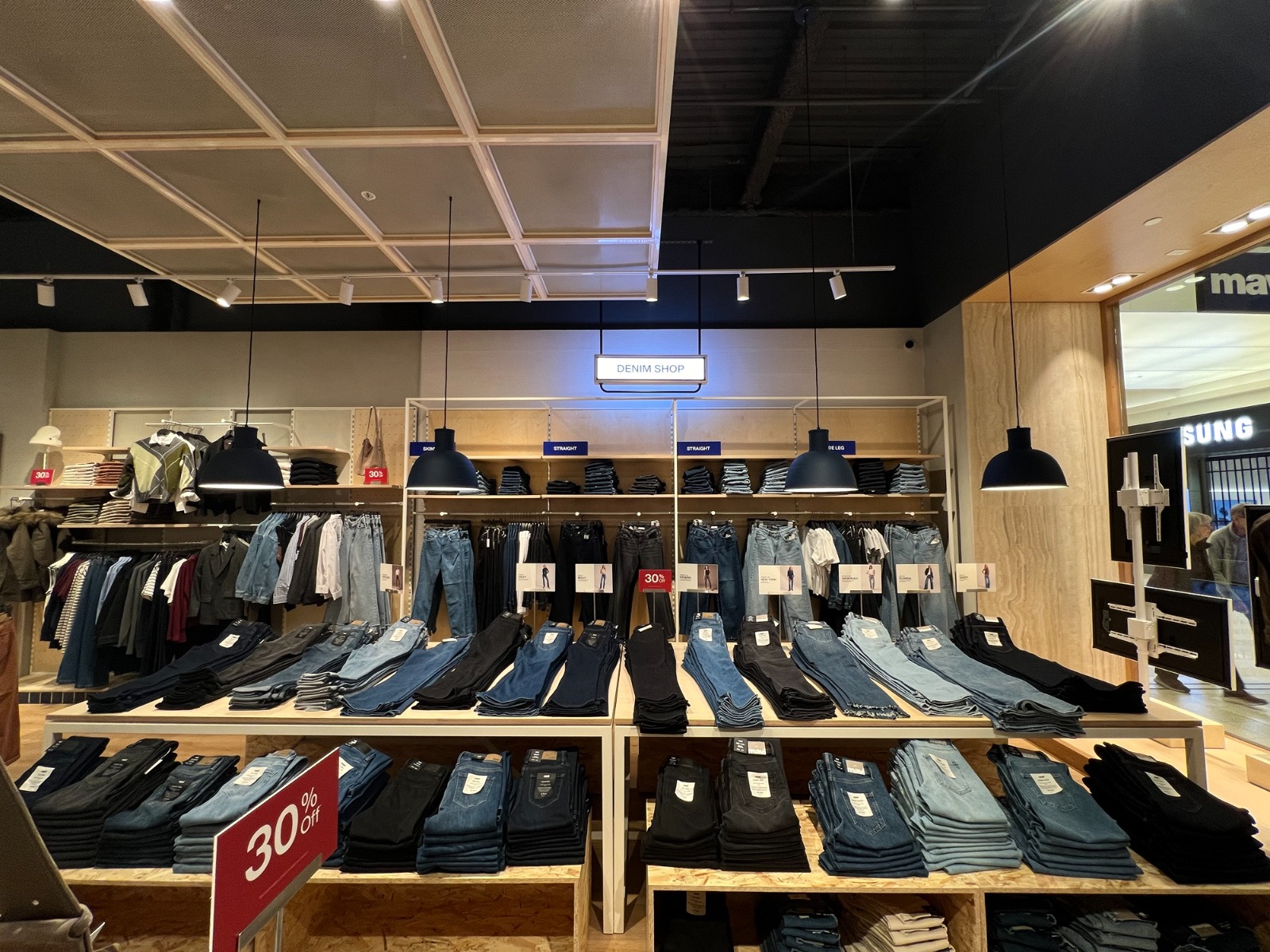 Mavi Jeans — U.S. Mall Rollout — photograph 16